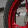 2 ПК Универсальный паук -форма автомобильной моторной велосипедной шины крышки (красный)